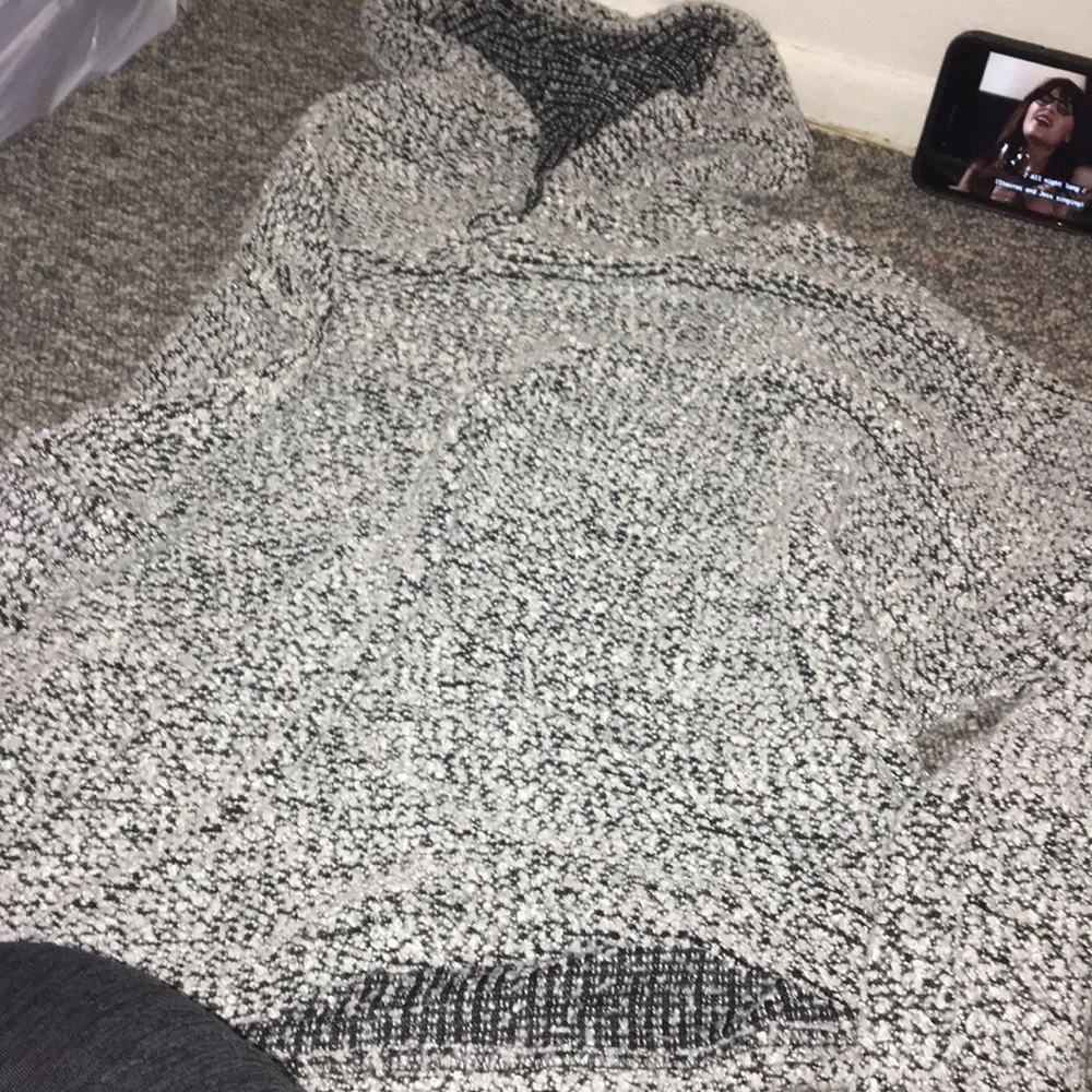 cropped hoodie